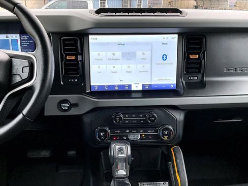 Used 2021 Ford Bronco Badlands image 6