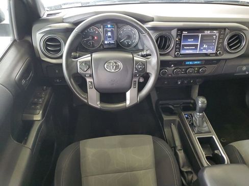 Used 2021 Toyota Tacoma TRD Sport AWD/4WD image 12