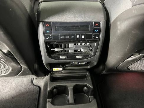Used 2022 Jeep Grand Cherokee L Overland w/ Luxury Tech Group IV AWD/4WD image 43