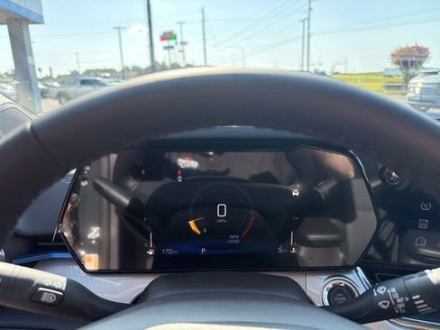 New 2026 Chevrolet Trax LT w/ LT Convenience Package FWD image 12