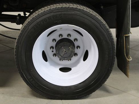 Used 2021 Ford F550 4x4 Regular Cab Super Duty image 18