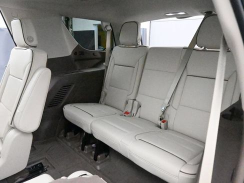 Used 2023 GMC Yukon Denali w/ Advanced Technology Package AWD/4WD image 19