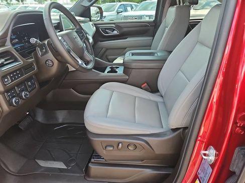 Used 2024 Chevrolet Suburban Z71 w/ Luxury Package AWD/4WD image 18
