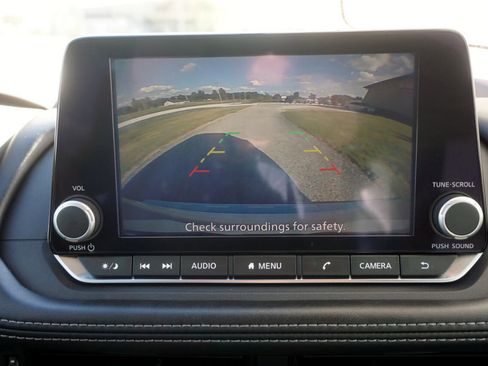 Used 2022 Nissan Rogue SV w/ SV Premium Package image 13