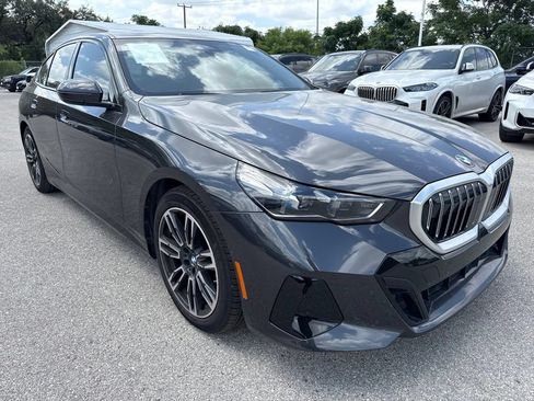 Used 2026 BMW 530i w/ M Sport Package RWD image 3