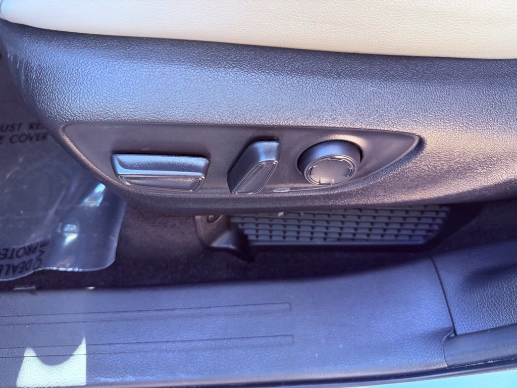 Used 2025 Toyota Sienna XLE FWD image 20