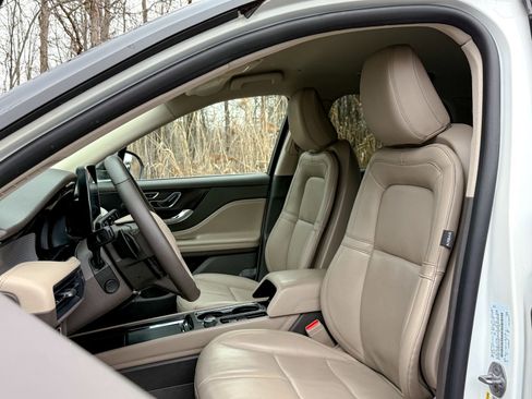 Used 2024 Lincoln Corsair AWD w/ Equipment Group 101A image 16