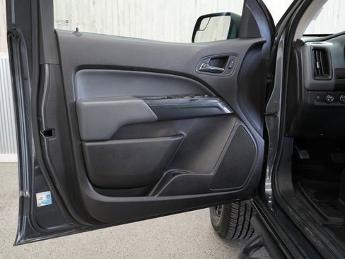 Used 2016 Chevrolet Colorado Z71 image 27