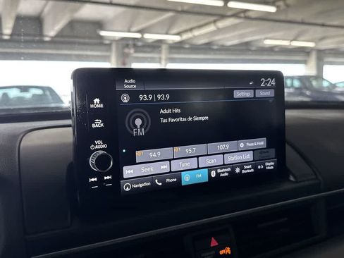Used 2023 Honda Pilot Touring image 16