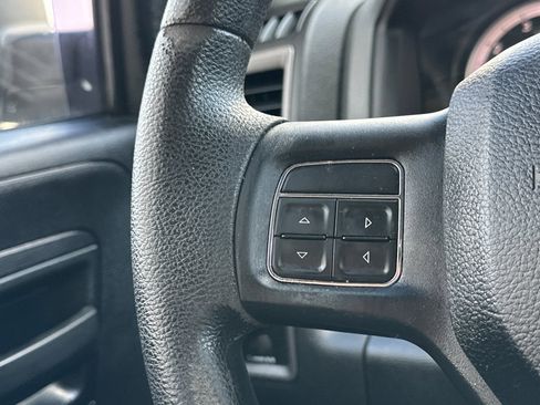 Used 2017 RAM 1500 Express image 31