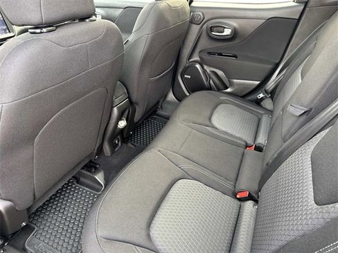 Used 2021 Jeep Renegade Latitude w/ Sun & Sound Group image 14