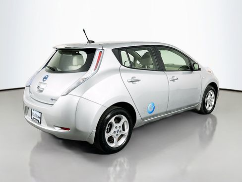 Used 2011 Nissan Leaf SL w/ Eco Design Pkg image 8
