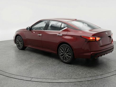 Used 2025 Nissan Altima 2.5 SV FWD image 6