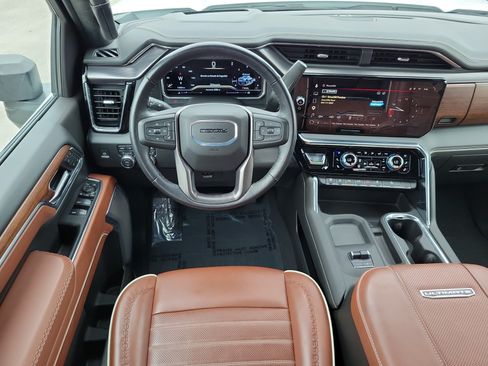 Used 2025 GMC Sierra 2500 Denali Ultimate AWD/4WD image 17