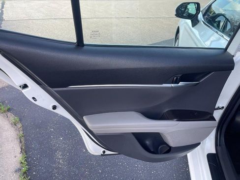 Used 2022 Toyota Camry LE FWD image 14