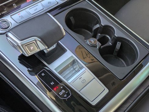 Used 2023 Audi Q8 Prestige w/ Prestige Package image 16