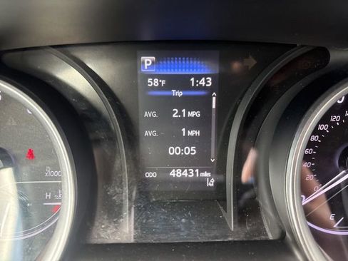 Used 2022 Toyota Camry LE image 13