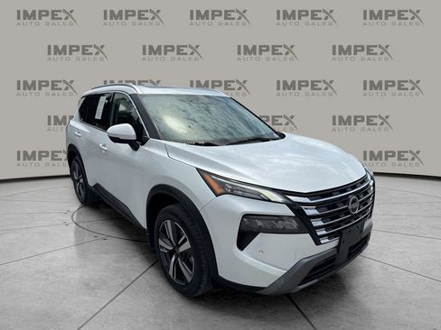 Used 2024 Nissan Rogue SL w/ SL Premium Package AWD/4WD image 7