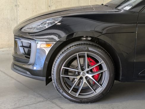 Certified 2025 Porsche Macan S AWD/4WD image 55
