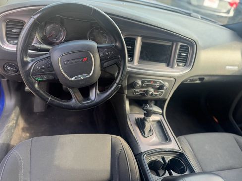 Used 2019 Dodge Charger SXT image 5