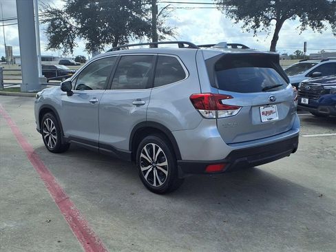 Certified 2022 Subaru Forester Limited image 2