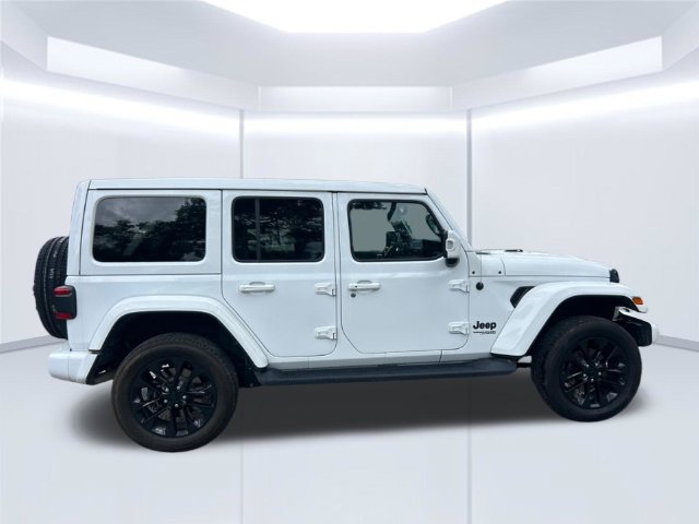 Used 2022 Jeep Wrangler Unlimited Sahara AWD/4WD image 18
