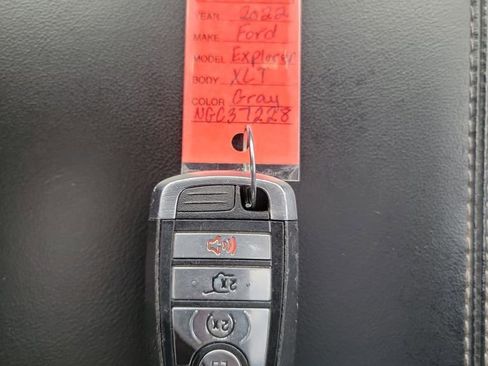Used 2022 Ford Explorer XLT w/ Equipment Group 202A image 30