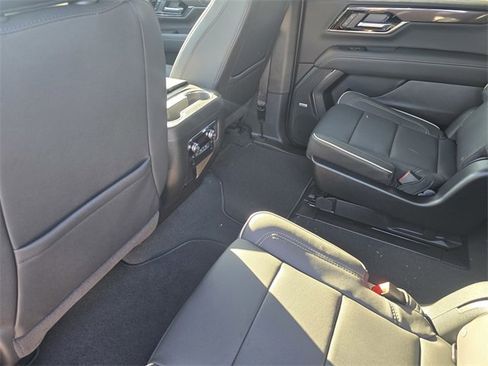 New 2026 GMC Yukon XL Elevation image 12