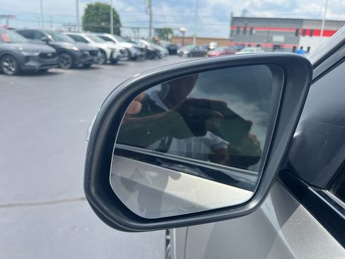 Used 2022 Mercedes-Benz GLE 350 w/ AMG Line Exterior image 9