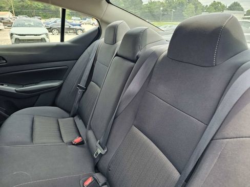 Used 2025 Nissan Altima 2.5 SV FWD image 30