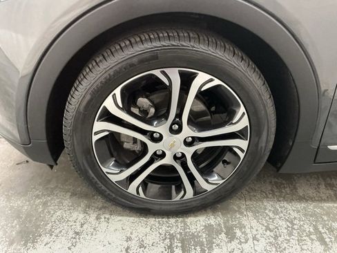 Used 2020 Chevrolet Bolt Premier w/ Infotainment Package image 9