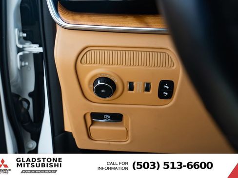 Used 2022 Jeep Grand Wagoneer Series III w/ Rear Seat Video Group 1 AWD/4WD image 13
