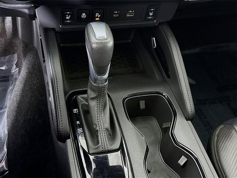 Used 2022 Nissan Frontier PRO-4X w/ Pro-4X Premium Package image 11