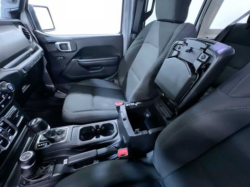 Used 2018 Jeep Wrangler Unlimited Sport S AWD/4WD image 28