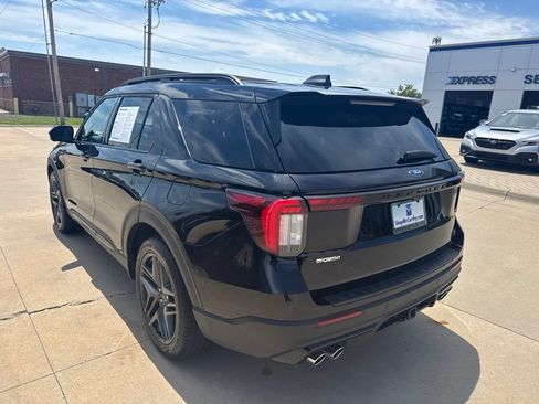 Used 2025 Ford Explorer ST AWD/4WD image 9