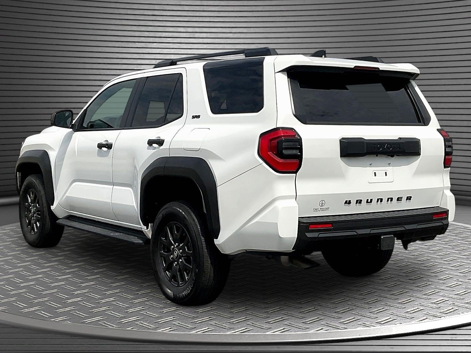 Used 2025 Toyota 4Runner SR5 AWD/4WD image 5