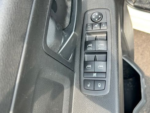 Used 2018 RAM 3500 Tradesman w/ Chrome Appearance Group AWD/4WD image 7
