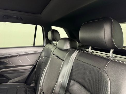 Used 2022 Volkswagen Tiguan SEL R-Line image 27