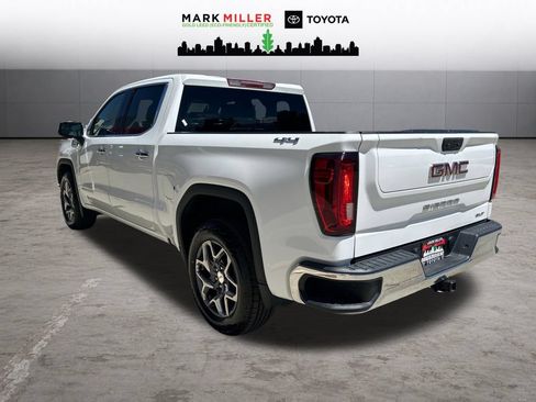 Used 2022 GMC Sierra 1500 SLT AWD/4WD image 3