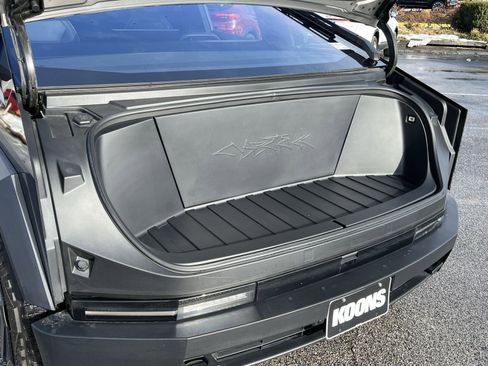 Used 2024 Tesla Cybertruck AWD Crew Cab image 28