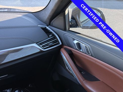 Used 2022 BMW X6 xDrive40i w/ M Sport Package image 18