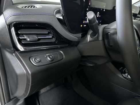 New 2026 Buick Envista Sport Touring FWD image 19