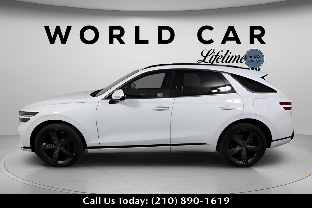 Used 2025 Genesis GV70 3.5T Sport w/ Sport Prestige Package AWD/4WD image 6