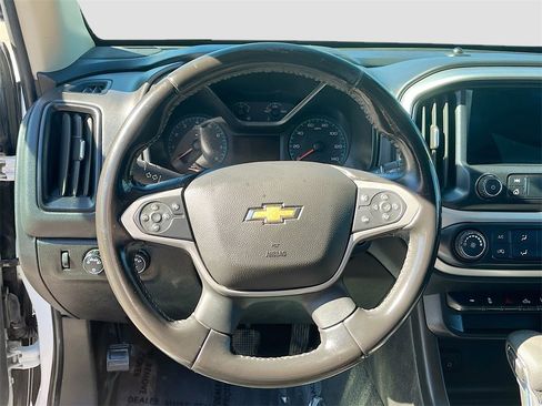 Used 2022 Chevrolet Colorado LT w/ Safety Package image 11