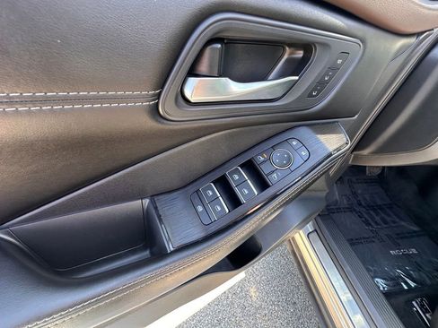 Certified 2023 Nissan Rogue SL w/ SL Premium Package FWD image 16