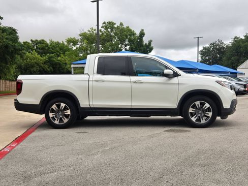Used 2017 Honda Ridgeline RTL image 2