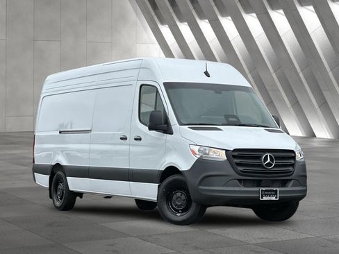 Used 2026 Mercedes-Benz Sprinter 2500 image 2