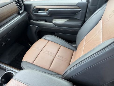 Used 2024 Chevrolet Silverado 2500 High Country w/ High Country Premium Package AWD/4WD image 20