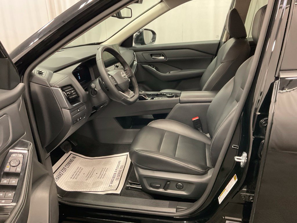 Used 2026 Nissan Rogue SL AWD/4WD image 4