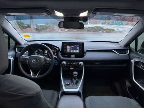 Used 2021 Toyota RAV4 XLE image 20